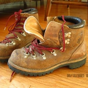 Vasque Hiking Boots (Female)